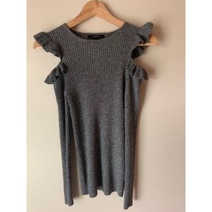Gray long sleeve shirt